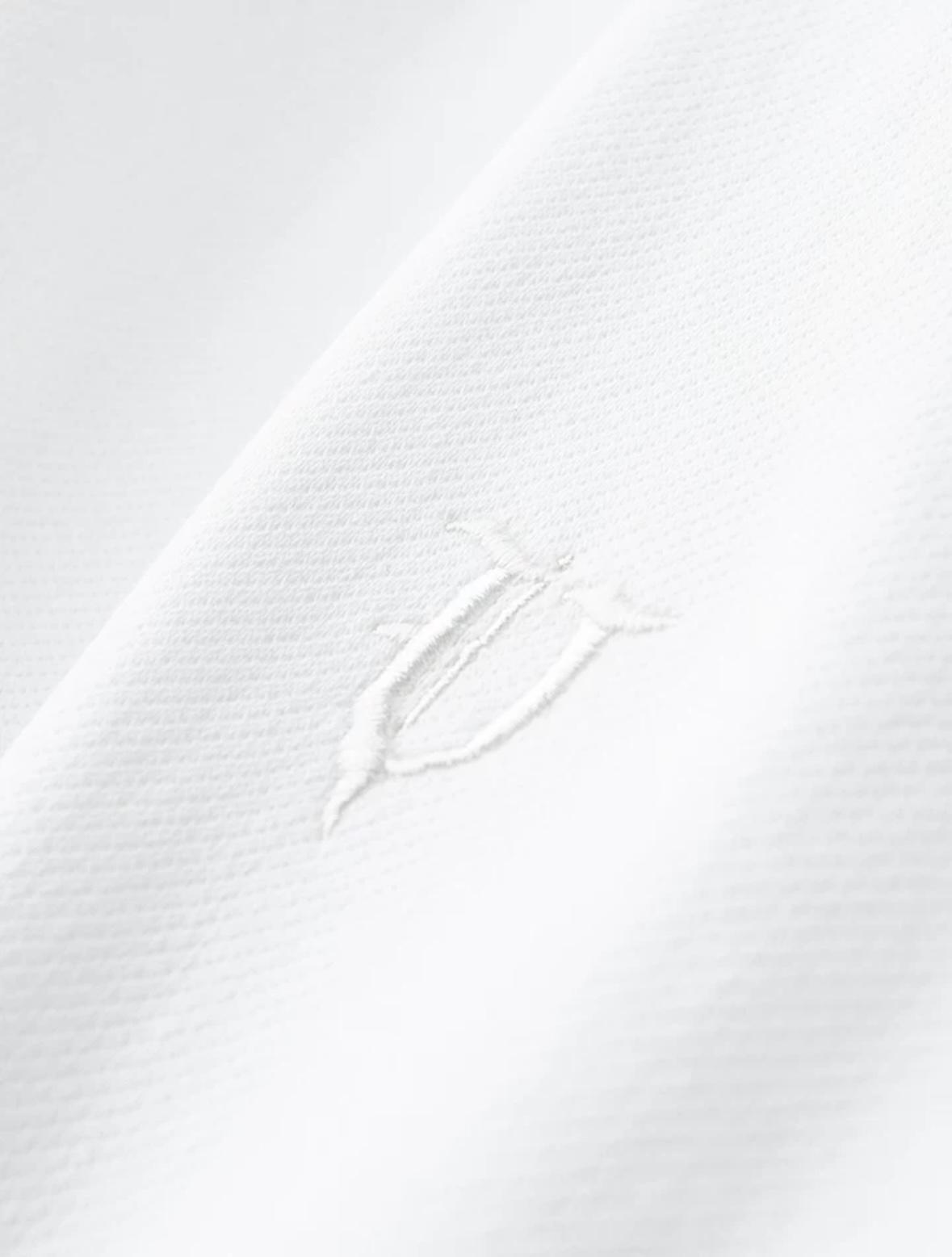 Minimalist Accents Modern  Crew Neck T-Shirt with Contrast Hem and Cuffs